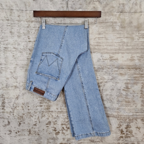Wrangler Denim - Wrangler 8 x 32 Seamed Boot Jean Denim 75 Years Retro 70s Style Light Wash